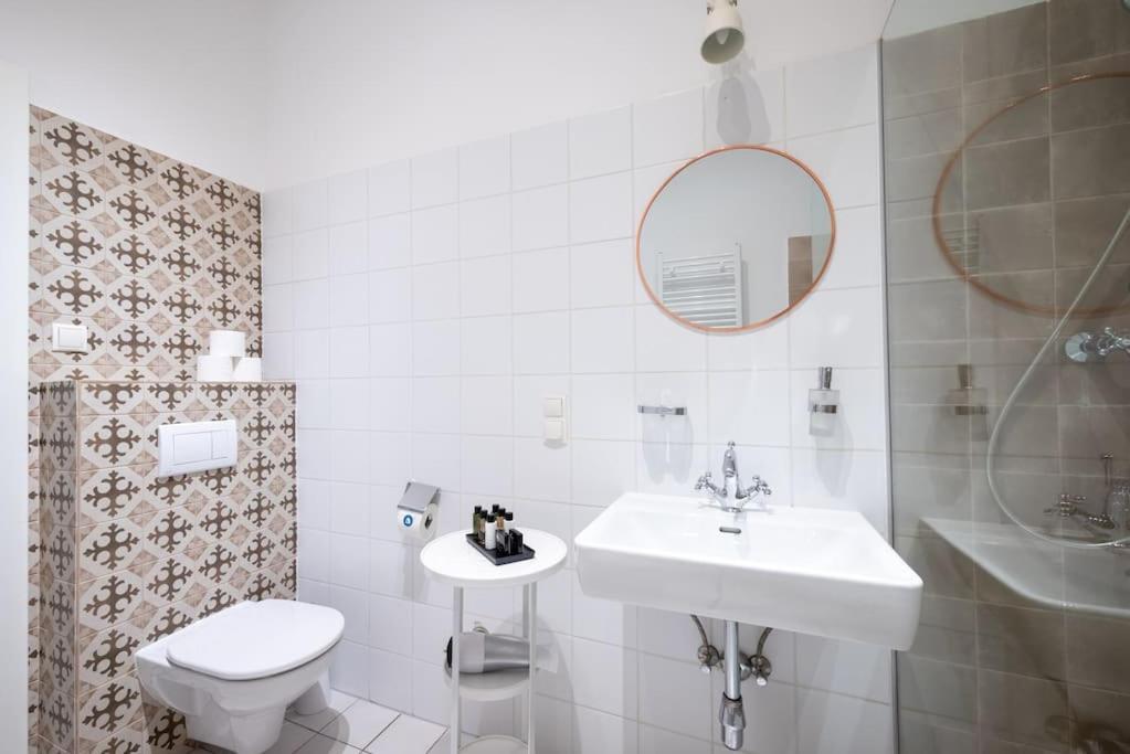 Ferienwohnung Sleek 1Br Flat Near Center By Hm Wien Exterior foto