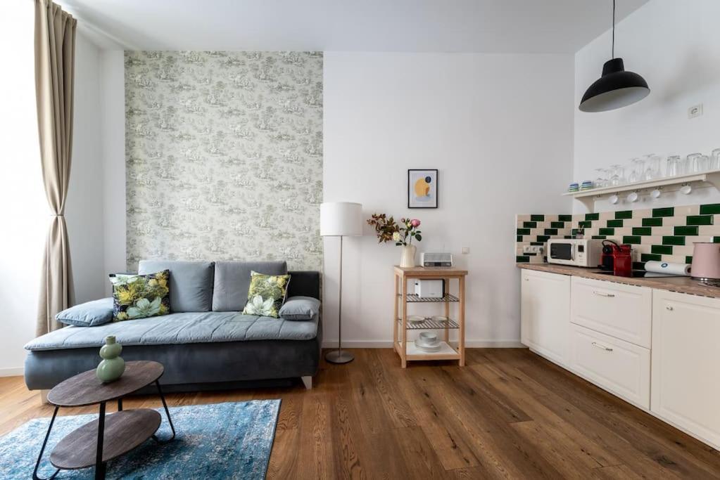 Ferienwohnung Sleek 1Br Flat Near Center By Hm Wien Exterior foto
