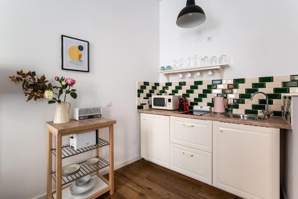 Ferienwohnung Sleek 1Br Flat Near Center By Hm Wien Exterior foto