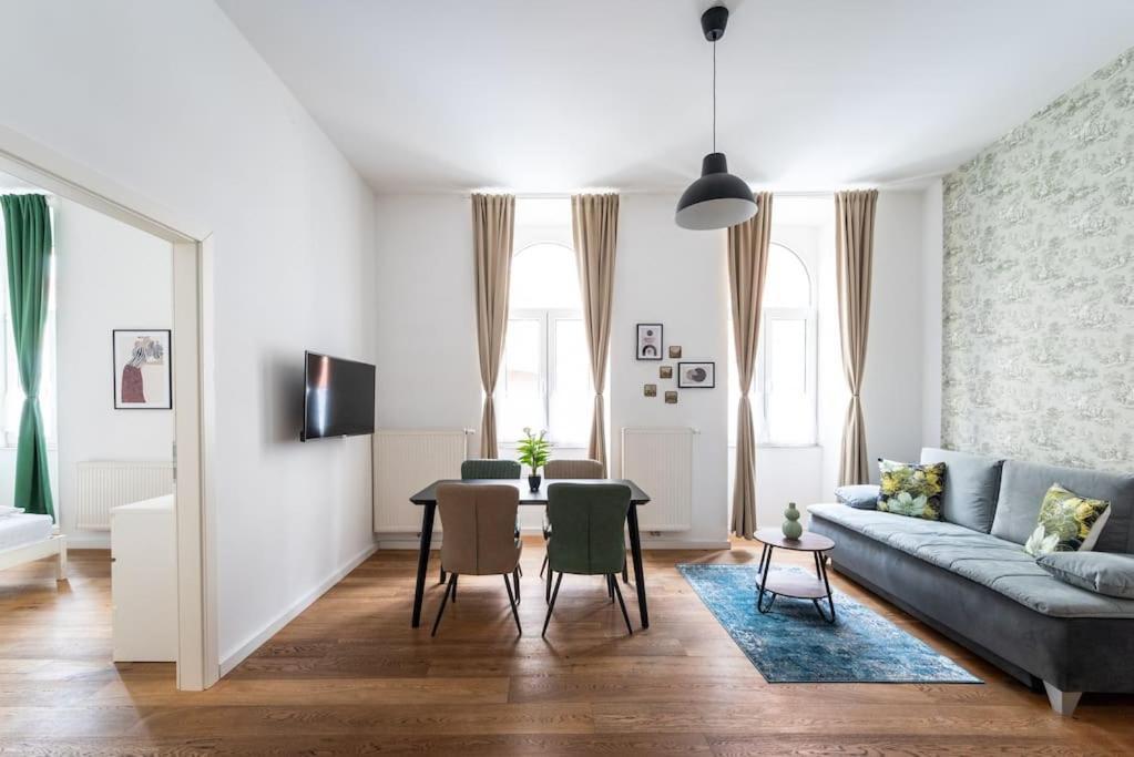 Ferienwohnung Sleek 1Br Flat Near Center By Hm Wien Exterior foto