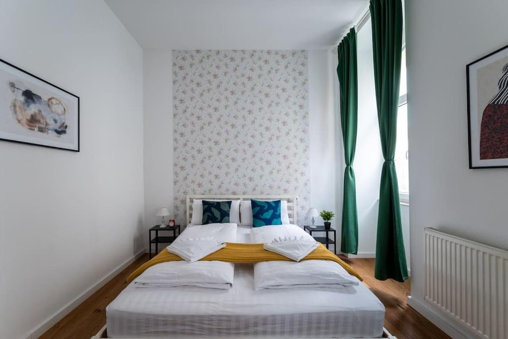 Ferienwohnung Sleek 1Br Flat Near Center By Hm Wien Exterior foto