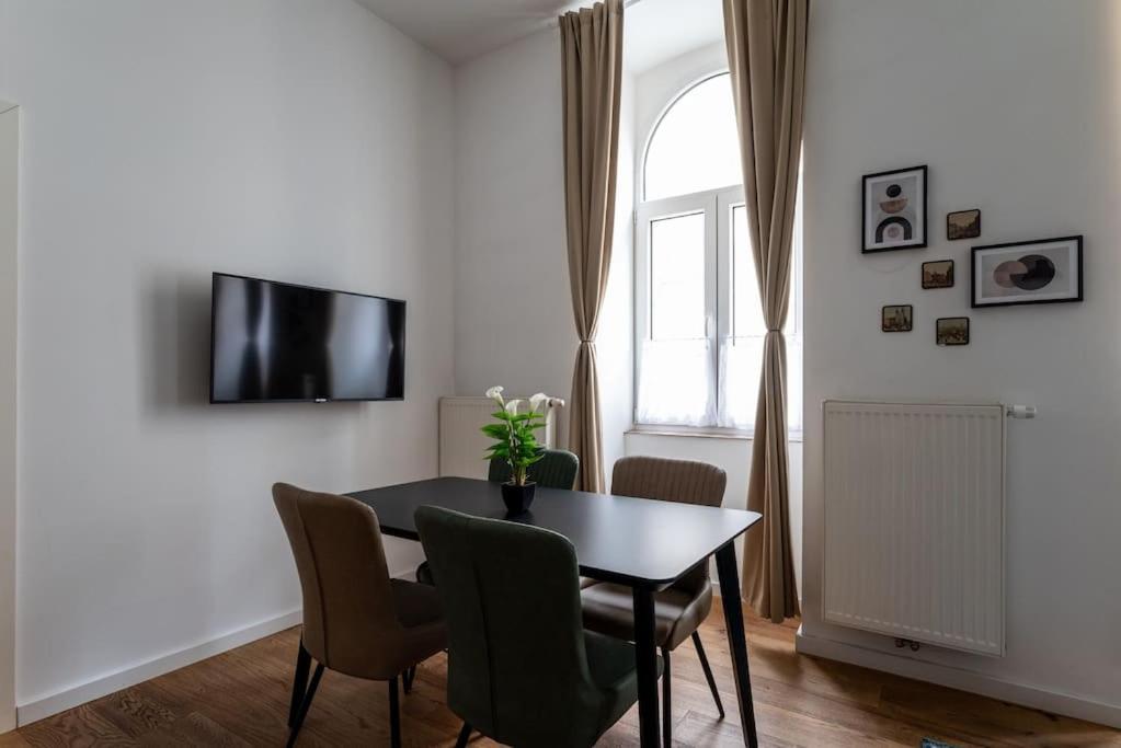 Ferienwohnung Sleek 1Br Flat Near Center By Hm Wien Exterior foto